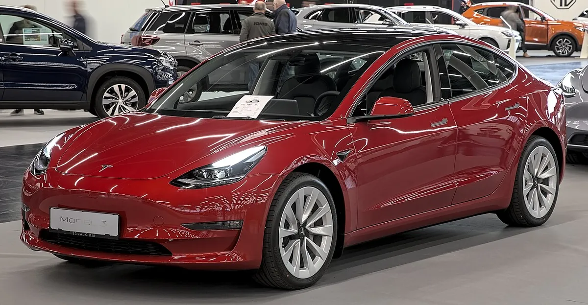 Tesla Model 3 en el Automesse de Salzburgo 2023